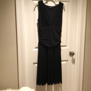 Karen Kane sleeveless v-neck dress
